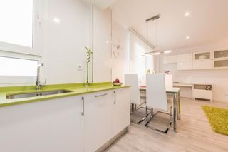 Miete Etagenwohnung  Ronda sant antoni maria claret 43