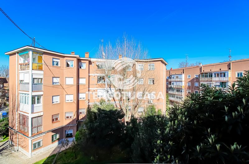 Foto b3db44a8-f2eb-408c-83ad-5b7ea6aecd76. Pis amb calefacció a Canillejas Madrid