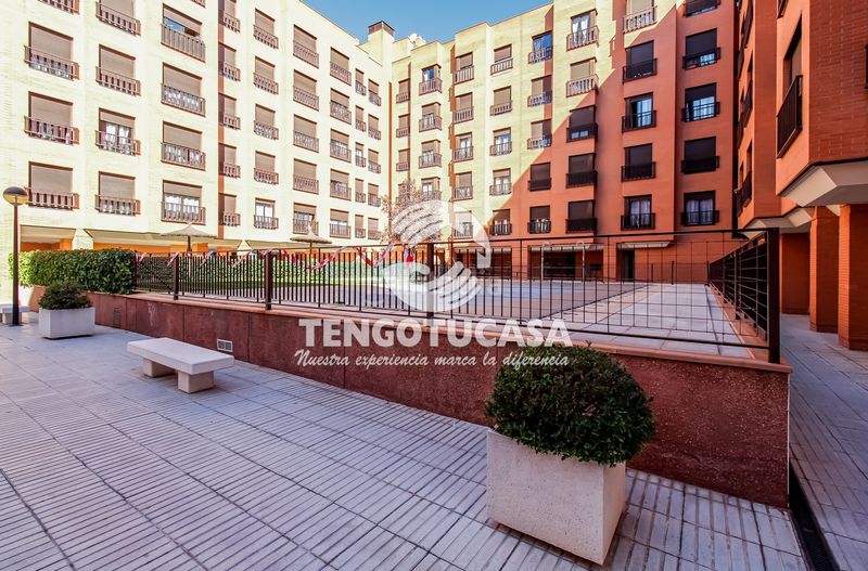 Foto a626459d-7ee4-47e7-aeeb-46e15eda719a. Pis amb calefacció aparcament piscina a Rejas Madrid