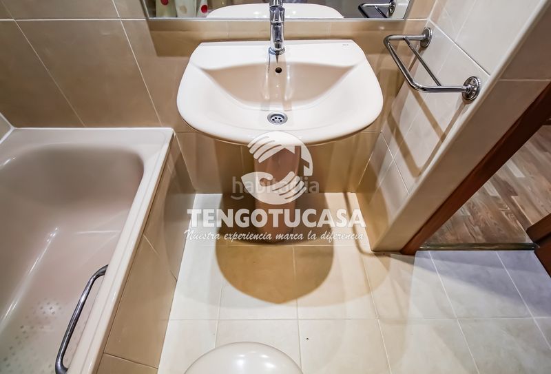 Foto be809219-1ced-480c-96a8-094d89b6f52f. Pis amb calefacció aparcament piscina a Rejas Madrid