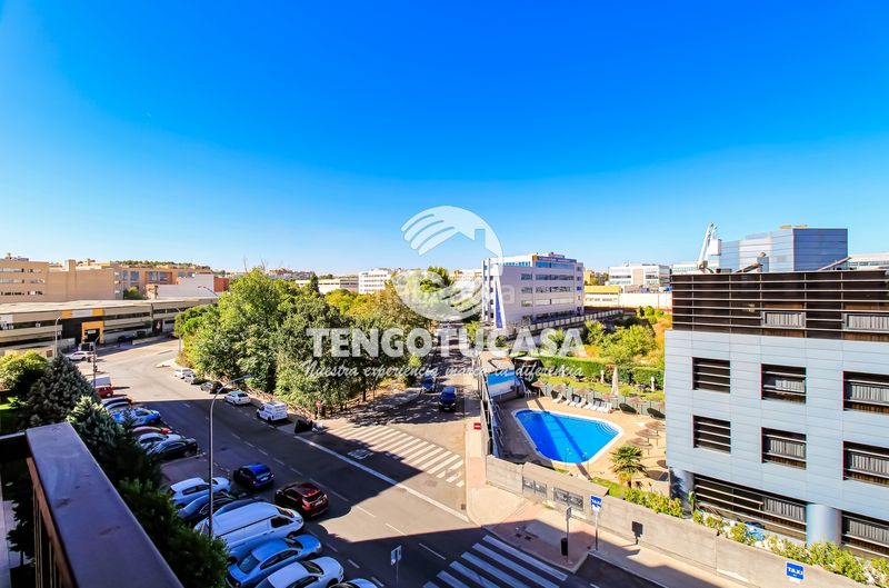 Foto c1d29343-01af-4cfc-b3bc-c089d4b28e21. Pis amb calefacció aparcament piscina a Rejas Madrid