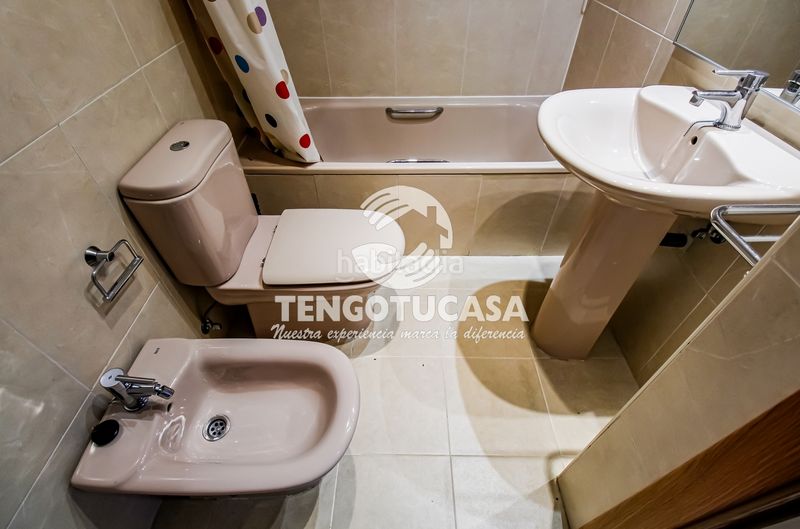 Foto dcabba15-d8e5-45b2-bd96-4f7760b61974. Pis amb calefacció aparcament piscina a Rejas Madrid