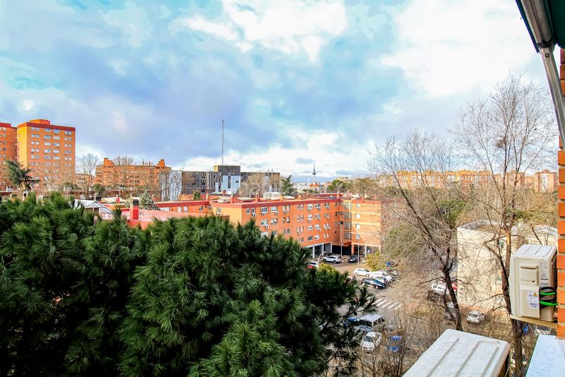 Foto d8f8a490-84da-4508-b864-c5645d760ac1. Pis a calle de ajofrín 18 a Amposta Madrid