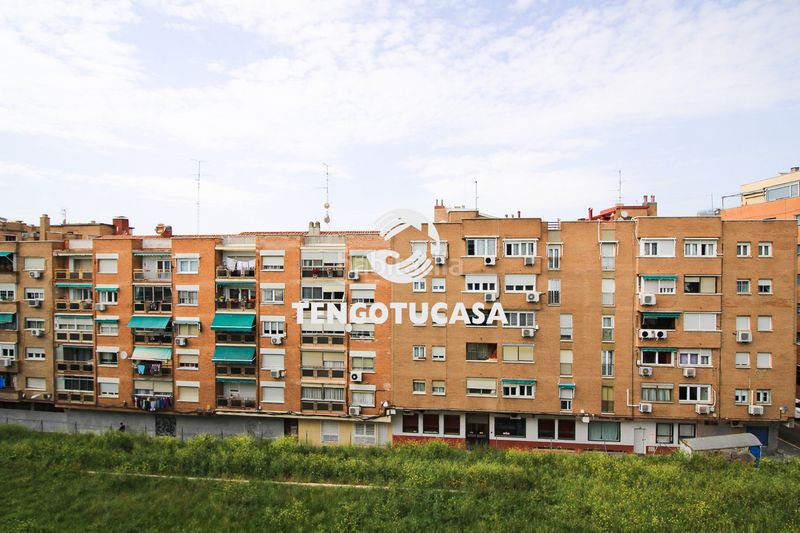 Foto 60677da1-cbac-4cfd-a2f1-ed8bfad73d04. Pis a calle de santurce 9 a Pueblo Nuevo Madrid