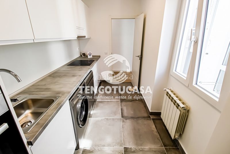 Foto 054d7f9f-d91d-4489-bee2-0d3d8313ec0c. Flat in calle de sambara 111 in Quintana Madrid