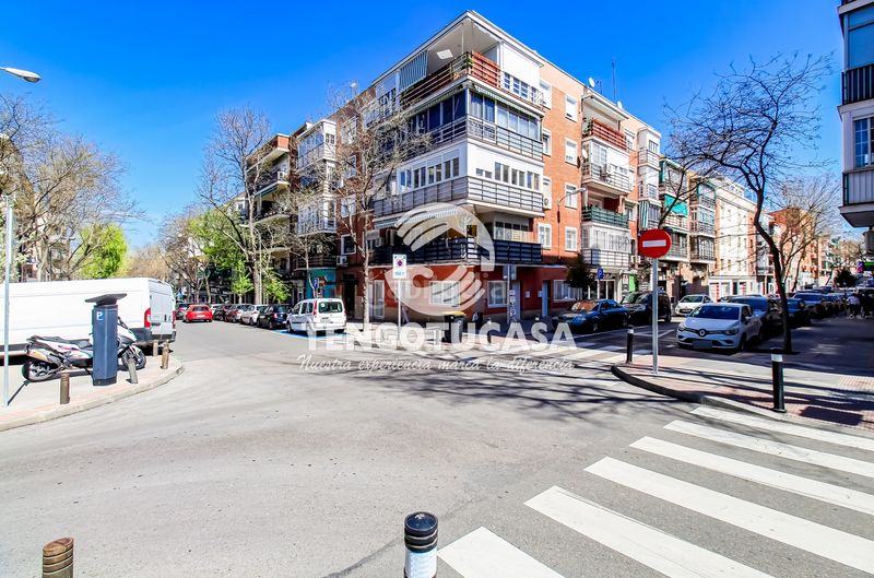Foto 0c0ac38b-b80c-4150-8d2a-bc82acbaf84b. Flat in calle de sambara 111 in Quintana Madrid