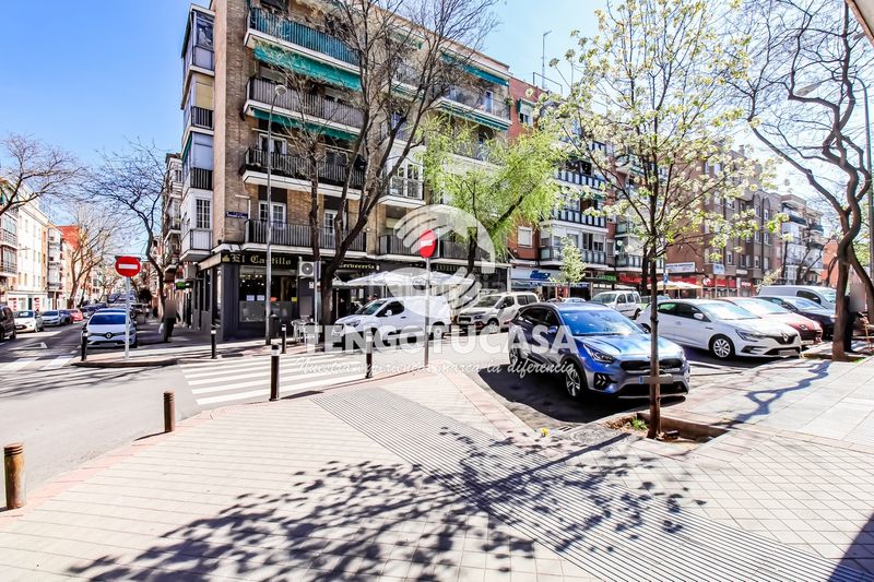 Foto 4863cbbd-b28d-4d69-afd6-49af5cd9fe6a. Flat in calle de sambara 111 in Quintana Madrid