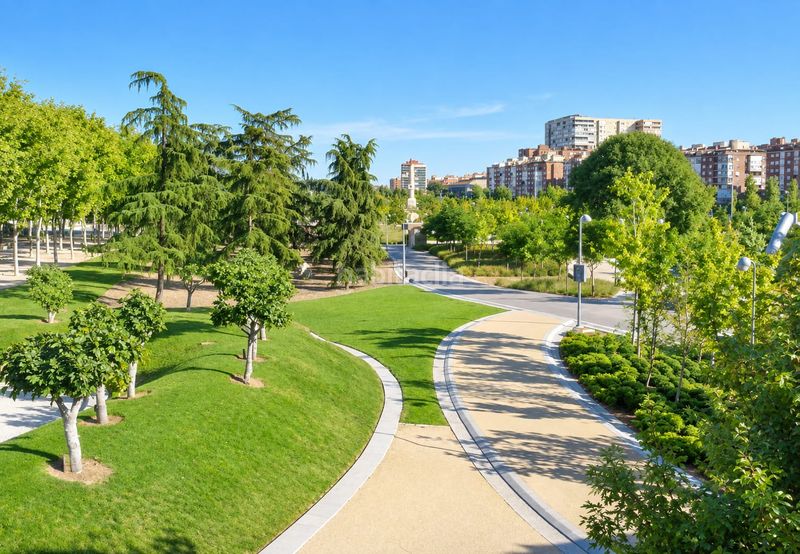 Foto b2b7c30f-64e8-40d9-ad62-b323f1db5889. Flat with heating in San Isidro Madrid