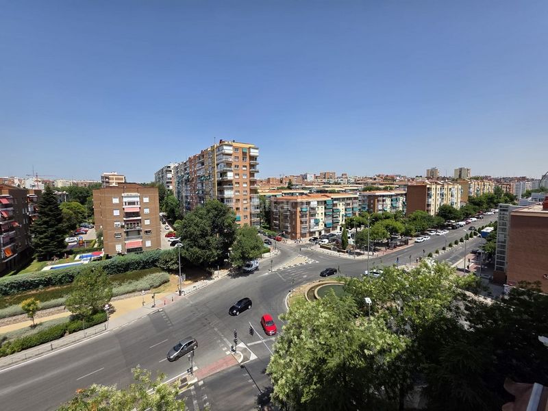 Foto a09f3ce4-9162-4bc9-b34c-4e09404811f6. Pis amb calefacció aparcament a Ventas Madrid