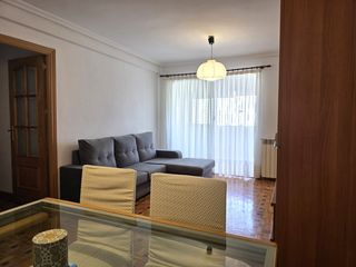 Rent Flat in Arcos. Piso en alquiler en avenida de guadalajara 63, madrid