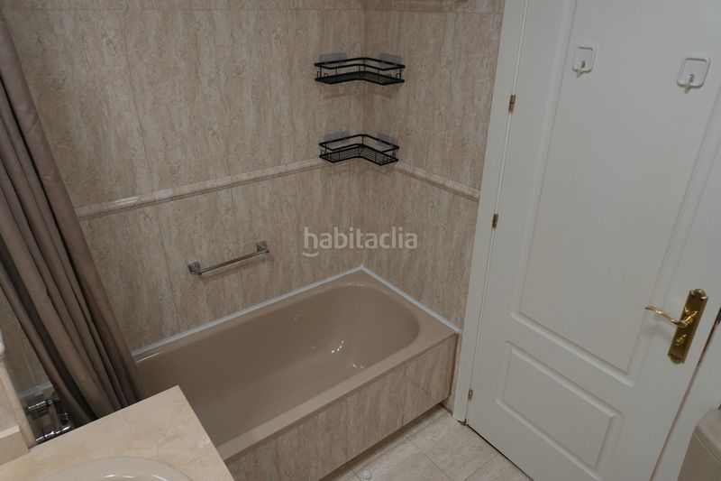 Foto dc9b09f2-20ec-4c2d-abfa-890d0bc1c169. Lloguer pis amb piscina a Rejas Madrid