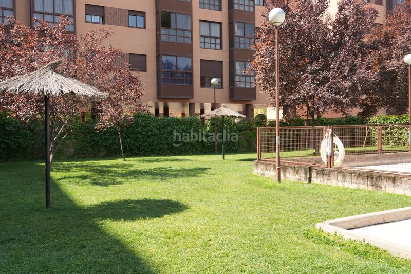 Foto f5445cba-cf30-48e0-b76e-94d468afb95c. Lloguer pis amb piscina a Rejas Madrid