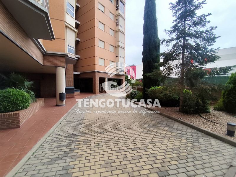 Foto 4aeef6c4-77c5-46ea-a6fe-947e0ffe1837. Lloguer pis amb calefacció aparcament piscina a Rejas Madrid