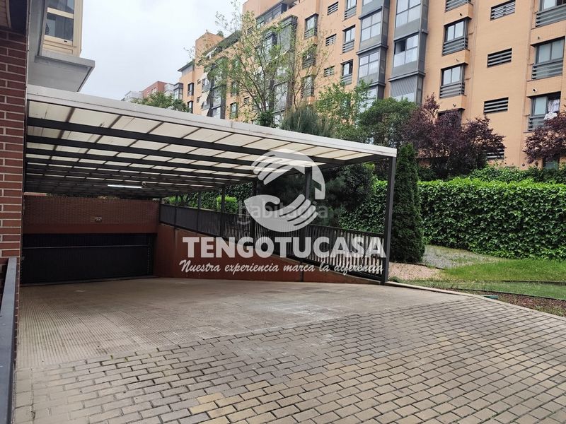 Foto ad016953-c8c2-4284-b9c6-607f4c53fbb8. Lloguer pis amb calefacció aparcament piscina a Rejas Madrid
