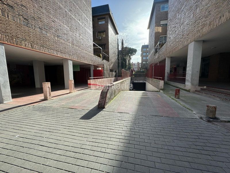 Foto 23f925d8-2b12-4269-9dbf-f41a51dc3da4. Aparcament cotxe a Canillejas Madrid