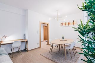 Rent Flat in Carrer astúries 14