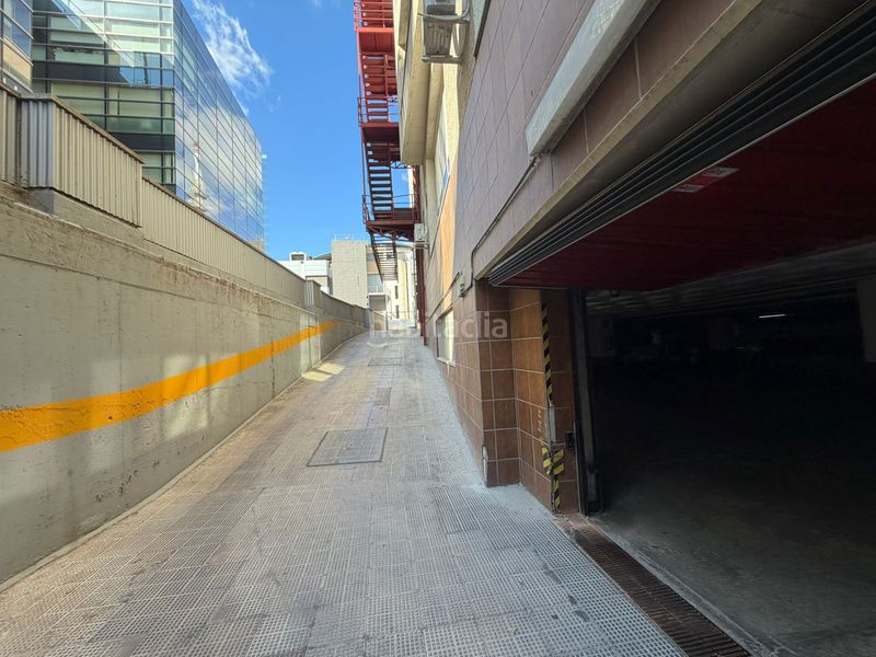 Foto b02b43d7-dd8b-4665-a9c5-9b91fb302904. Aparcament cotxe a Simancas Madrid