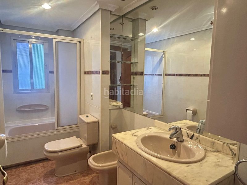 Foto c9e0e47d-98df-4c4b-81a2-2ade1d0b9658. Rent flat with heating parking in Ventas Madrid