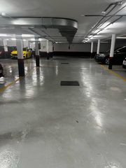 Aparcament cotxe a Calle de astorga 20. Amplia plaza de garaje