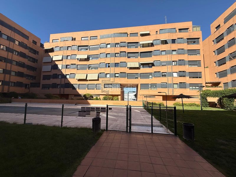 Foto 01248797-8687-476a-9f65-af30edb37d41. Pis amb piscina a Rejas Madrid