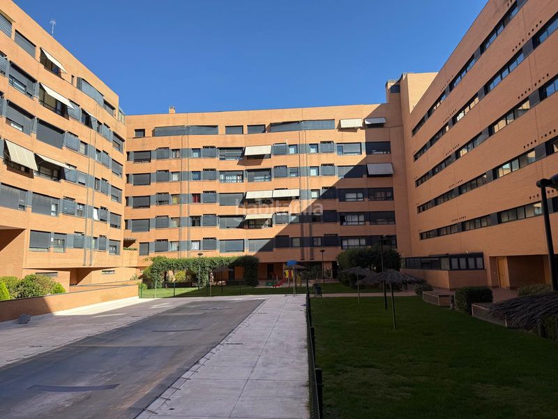 Foto 842ee05a-03c9-4fc7-8377-52b67f1a37db. Pis amb piscina a Rejas Madrid