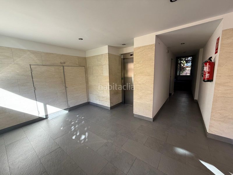 Foto f626667e-aaaf-485c-a9d5-adc9a2d6eed1. Pis amb piscina a Rejas Madrid