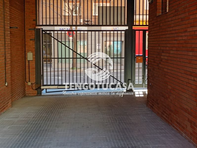 Foto 2531cef7-c5e0-4fe9-a322-e6e2888987e8. Aparcament cotxe a Guindalera Madrid