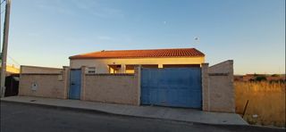 Casa a Pozuelo de Calatrava. Casa o chalet independiente en venta en calle cantarranas s/n