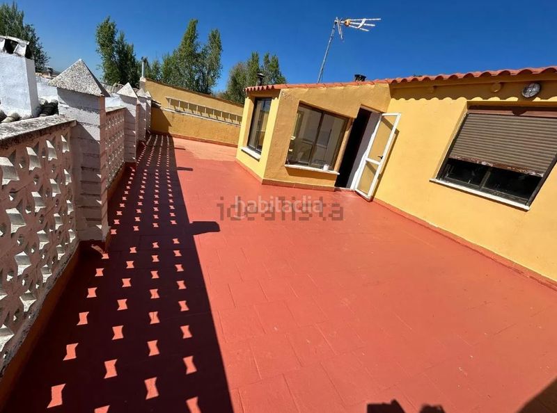 Foto 779e620f-6d02-4fc1-9b91-44d538c45892. Casa amb xemeneia calefacció aparcament a Torralba de Calatrava