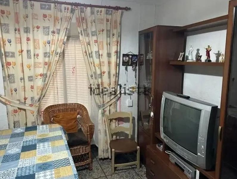 Foto af574cd3-ccb9-44aa-a3da-87fca037f943. Casa amb xemeneia calefacció a Malagón