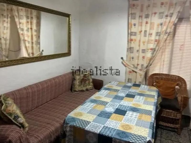 Foto f11627c5-74fa-4017-b82c-bdf47a95a901. Casa amb xemeneia calefacció a Malagón