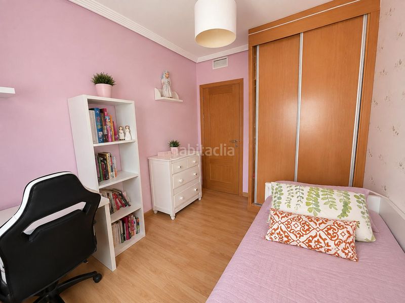 Foto 7b18ca16-2517-4d9b-bbe2-815a329c511c. Casa adossada amb xemeneia calefacció aparcament a Poblete