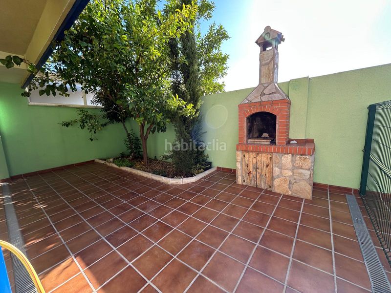 Foto 8328cbb1-5064-41f2-8d0b-cc3d36e738b0. Casa adossada amb xemeneia calefacció aparcament a Poblete