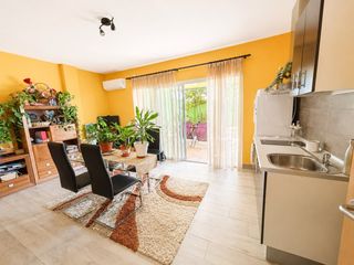 Casa a schiera  Calle mendo. Chalet adosado en venta en poblete s/n