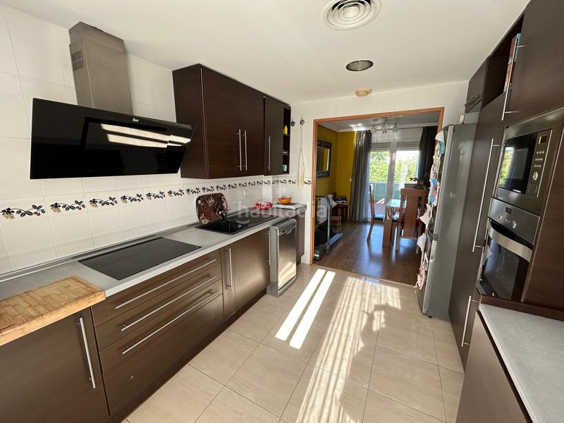 Foto a6dba252-4610-4370-88c7-e7147f322da2. Casa adossada amb xemeneia calefacció aparcament a Poblete