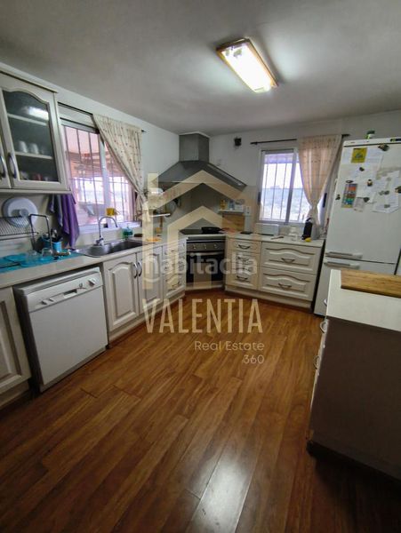 Foto 3615d8f7-c498-4367-ad66-dbad64509e03. Casa amb calefacció aparcament piscina a Buñol