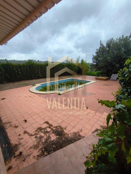 Foto 888497ee-a134-49e0-8f46-c8e08c4aa9c6. Casa amb calefacció aparcament piscina a Buñol