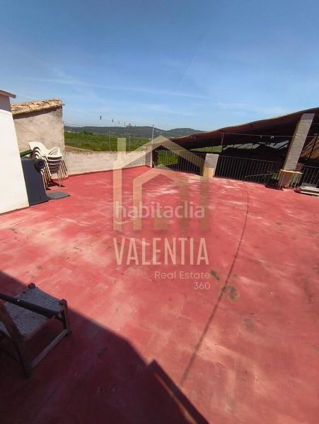 Foto 4d8bbfe8-0ed0-4b5d-8e9f-36cd4f2523b5. Casa  en venta en Llombai