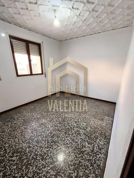 Foto 9d906339-6871-4708-ab46-4f2f6ba21193. Casa  en venta en Llombai