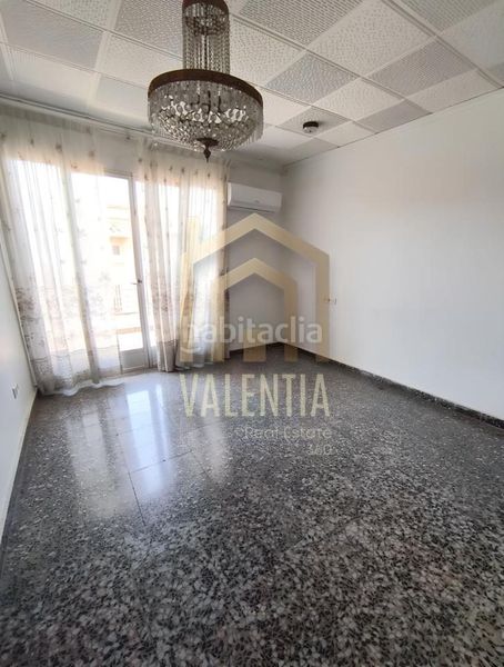 Foto ed99d0b1-62da-4b8b-b675-95524424e57f. Casa  en venta en Llombai