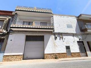 House  Calle valencia. Llombai casa en venta