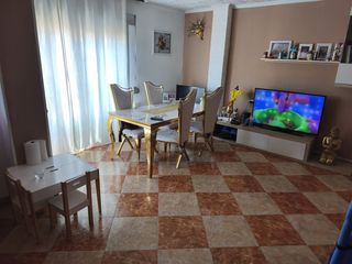 Flat  Corbella 122. Venta piso en carlet, excelente zona , balcón