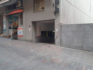 Parking coche en Carrer de martorell 59