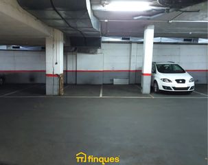 Aparcament cotxe a Centre. Parking  mollet del valles can pantiquet