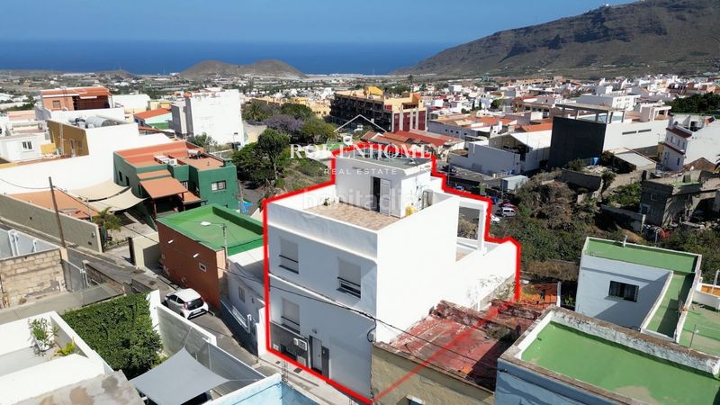 Foto 1d970dfa-b99f-49c6-945e-55d30c037868. Casa adossada amb aparcament a Centro Güímar
