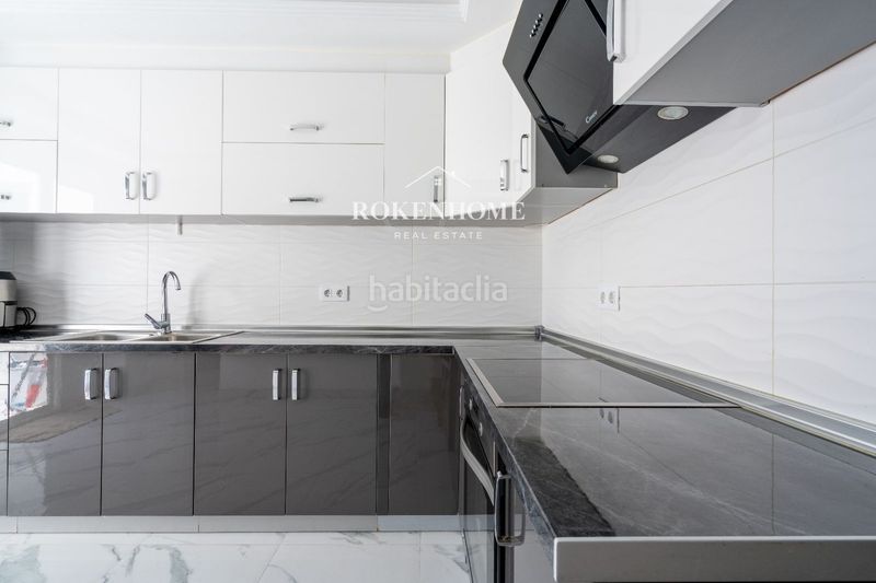 Foto 9f75f51b-c97b-4ae6-9923-6de6bf1b0e2f. Casa adossada amb aparcament a Centro Güímar