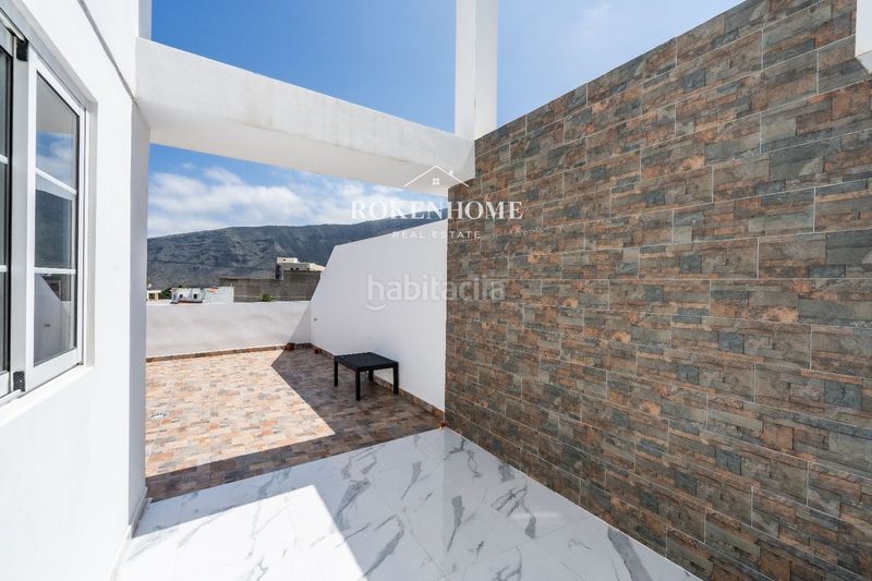 Foto fa25fa4d-3eb3-44d2-a2c3-26dbd532c16c. Casa adossada amb aparcament a Centro Güímar