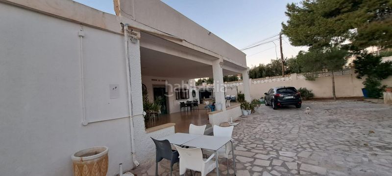 Foto 34b8d439-6cc7-4af4-b8e8-c706d3b55a9e. Xalet amb aparcament piscina a Busot