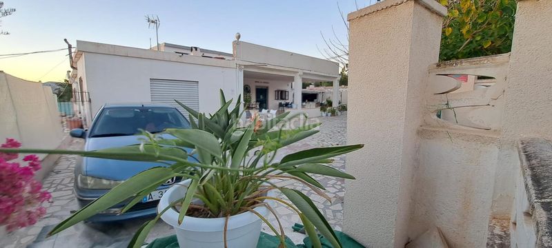 Foto 6716b6e4-9657-4f2d-b485-8a6fcf021bfd. Xalet amb aparcament piscina a Busot
