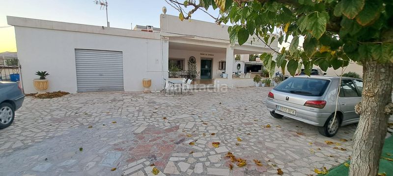 Foto e992c9ae-1c0f-4592-a56f-907f47688071. Xalet amb aparcament piscina a Busot